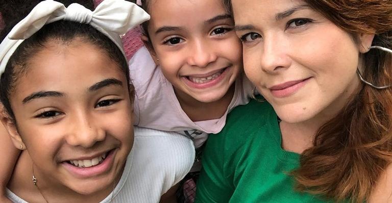 Samara Felippo posta clique das filhas e faz reflexão sobre a maternidade