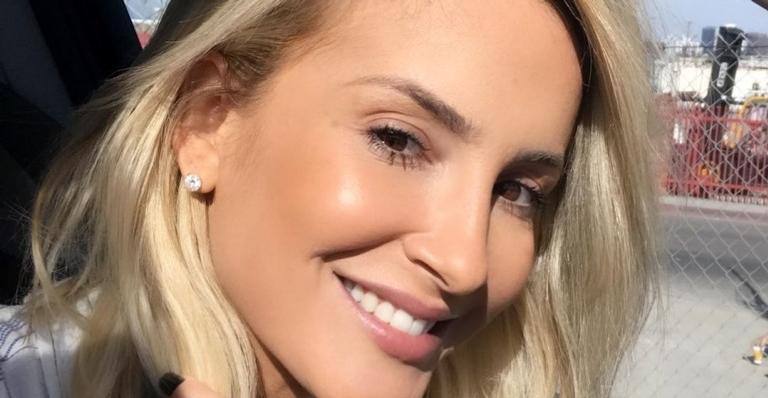 Fofura! Claudia Leitte encanta ao posar com a filha, Bela: ”Crescendo tão rápido”
