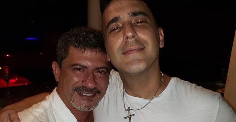 Um mês após morte, André Marques homenageia Tom Veiga e lamenta saudade