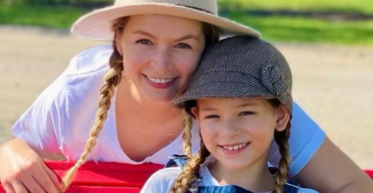 Bianca Castanho mostra a filha tomando chimarrão: ”Minha gauchinha de coração”