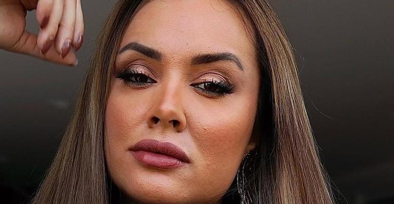 Juju Salimeni posa com maiô sensual todo recortado e deixa web babando: ”Que corpo!”