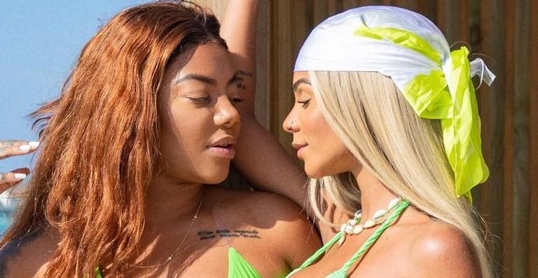 Nas Maldivas, Ludmilla e Brunna Gonçalves dividem clique quente de biquíni na piscina: ”Casalzão!”