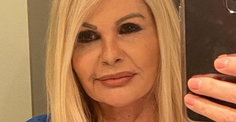 Monique Evans relembra ensaio de lingerie e agita a web: ”Espetáculo”