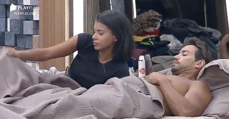 A Fazenda: Na roça, Jake Oliveira se despede de Mariano: ”Já tô com saudades”