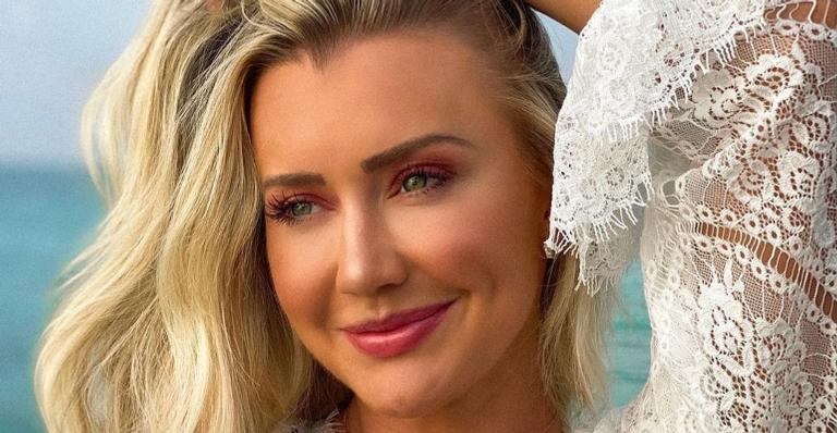 Ana Paula Siebert posa de biquíni e ostenta corpaço escultural nas Maldivas: ”Que mulher é essa?”