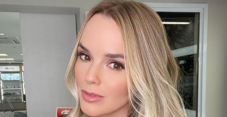Sertaneja Thaeme relembra foto com Sandy e Junior: ”Eternos ídolos”