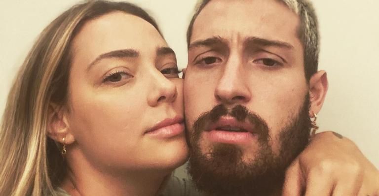 Carol Dantas surge em clima de romance com Vinicius Martinez