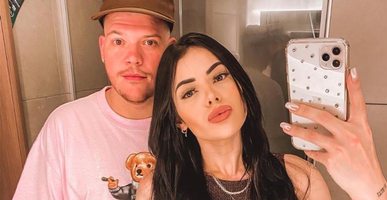 Ferrugem compartilha clique romântico com a esposa e encanta web: ”Gata mais especial”