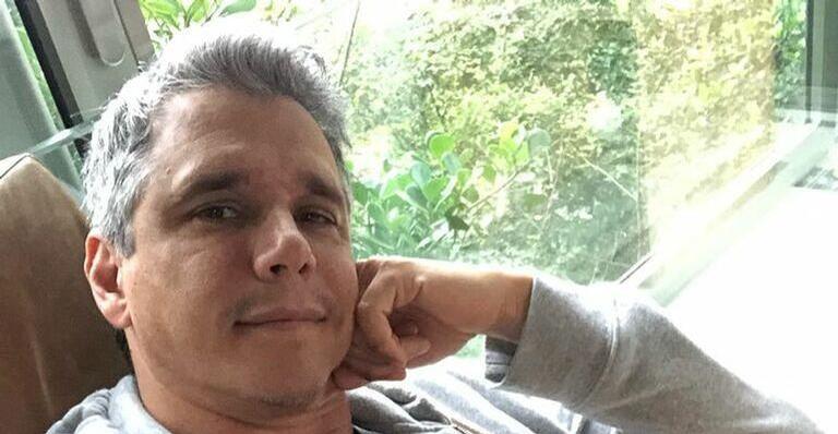 Marcio Garcia surge elegante em clique e agita web: ”Muito lindo e charmoso”