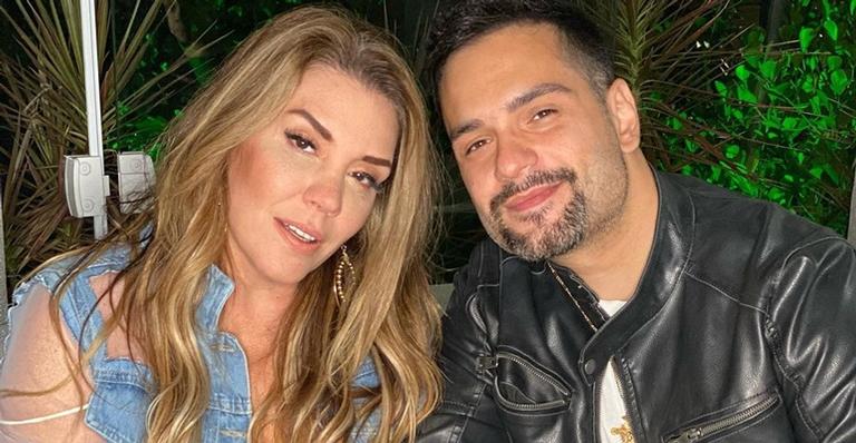Simony posa com o noivo e faz belíssima declaração: ”Te amo cada dia mais”