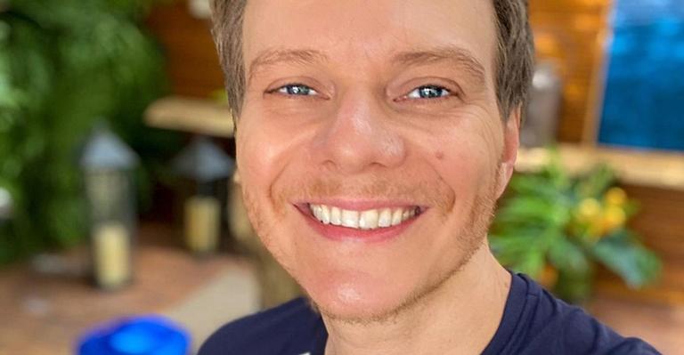 Com lindo clique, Michel Teló se declara para família: ”Maior composição da minha vida”