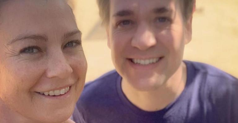 T.R. Knight se declara para Ellen Pompeo e emociona ao citar os personagens, George e Meredith