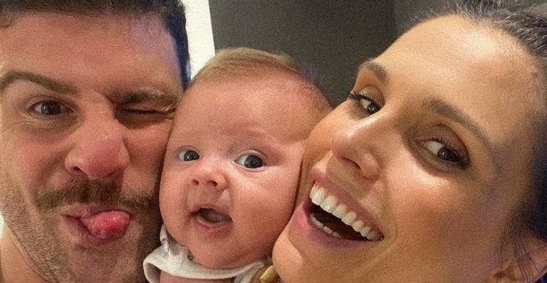 Flávia Viana celebra alta médica do filho de 2 meses: ”Continuaremos o tratamento de casa”
