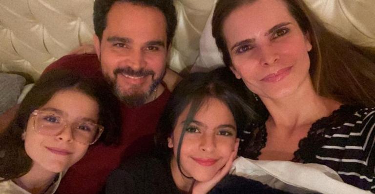 Flávia Camargo comemora fim do isolamento de Luciano Camargo: ”Agora meu amor será abraçado”