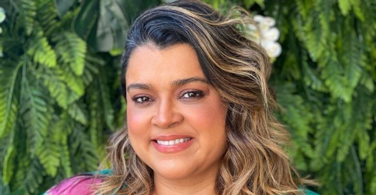 Preta Gil posa sorridente e manda recado sobre a pandemia: ”Não aglomerem e usem máscara”