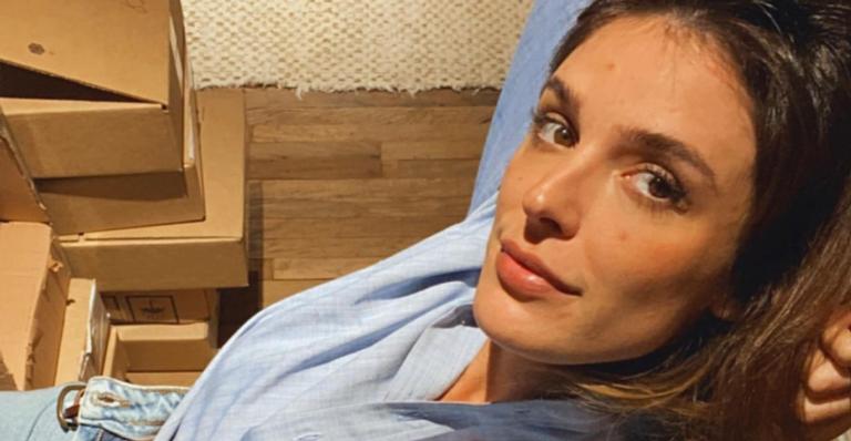 Rafa Brites surge sorridente na web e ganha elogios de fãs: ”Belíssima foto”