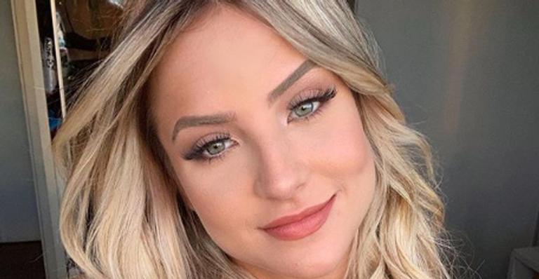Decotada, Gabi Martins capricha na pose e beleza chama atenção