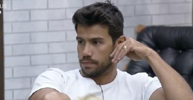 A Fazenda: Mariano desabafa e questiona lealdade de Mateus: ”Medo de ter me enganado”