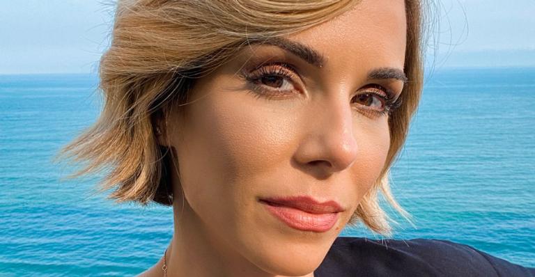 Ana Furtado surge jogando golfe e brinca com o fim do ano: ”O taco é 2021. A bolinha é o coronga.”