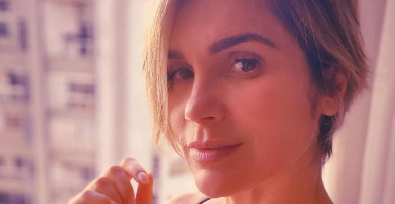 Flávia Alessandra arranca elogios na web ao fazer clique arrasador: ”Simplesmente maravilhosa”