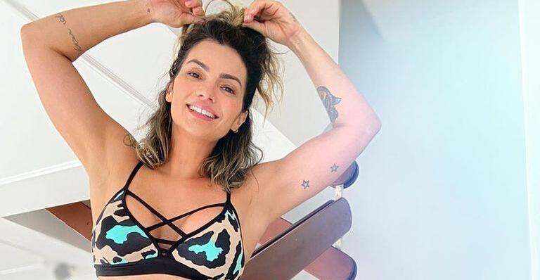 De biquíni, Kelly Key esbanja corpão em dia de sol e impressiona: ”Baba baby”