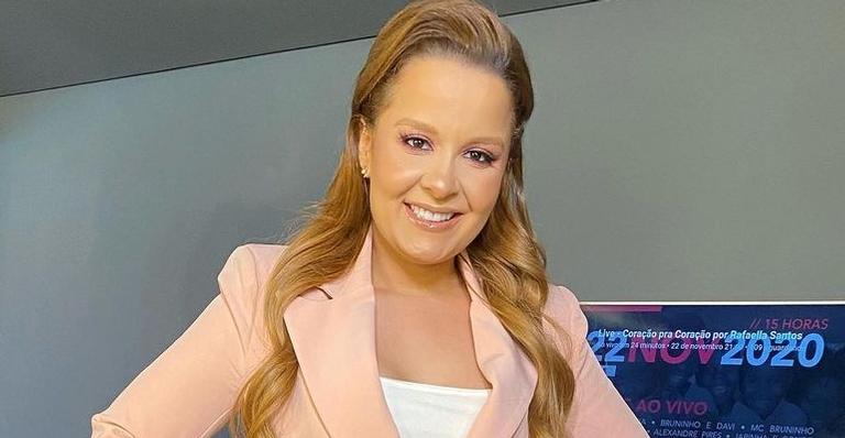 Maiara puxa body cavado até o limite e ostenta curvas impecáveis: ”Que deusa é essa?”