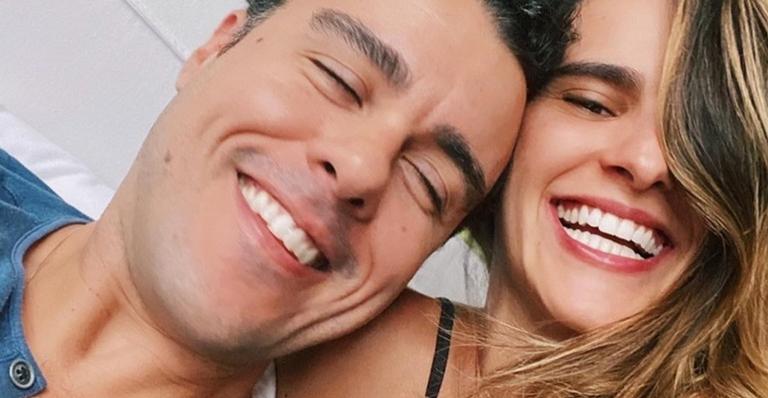 Em clima de Natal, Marcella Fogaça faz surpresa para Joaquim Lopes e se declara para família