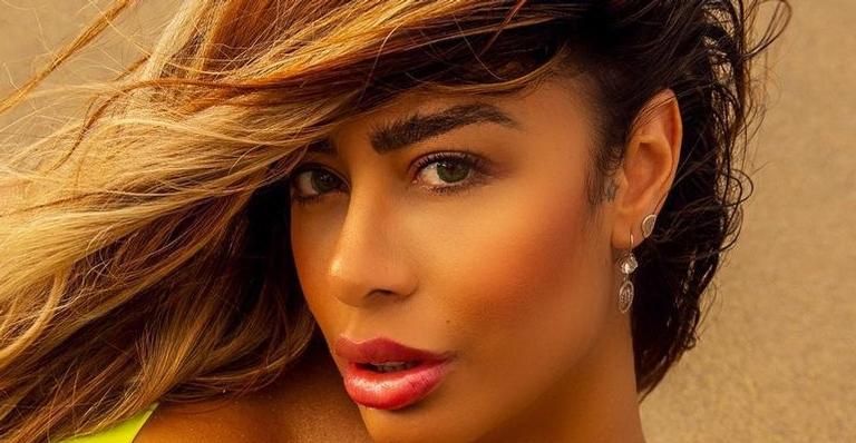 Após perder 14 kg, Rafaella Santos posa de biquíni e impressiona com abdômen definido