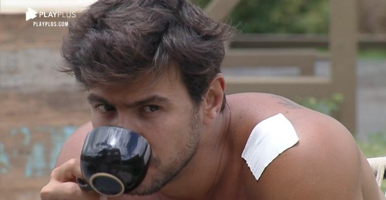 A Fazenda: Em papo com Lipe Ribeiro, Mariano critica Lidi Lisboa: ”Eu não dou conta”