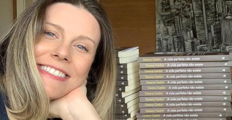 Daiana Garbin celebra 40 dias do nascimento de sua filha com Tiago Leifert