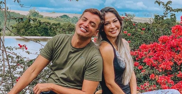 Amigos! Mayra Cardi viaja com Leo Dias e se declara: ”Amo você”