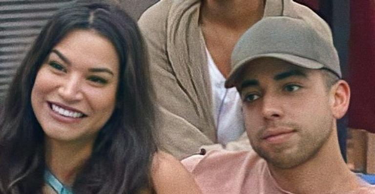 Raissa Barbosa fala sobre possível romance com Lucas Selfie