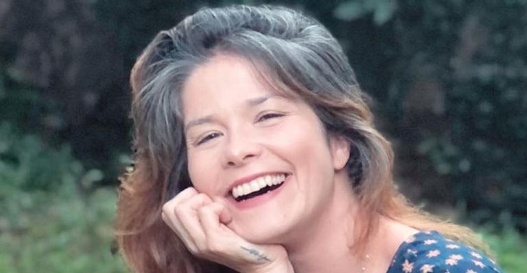 Samara Felippo mostra retrospectiva dos fios grisalhos: ”Libertação e aceitação”