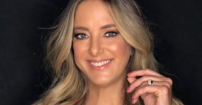 Ticiane Pinheiro posa com buquê de girassóis e deseja um dia florido aos seguidores