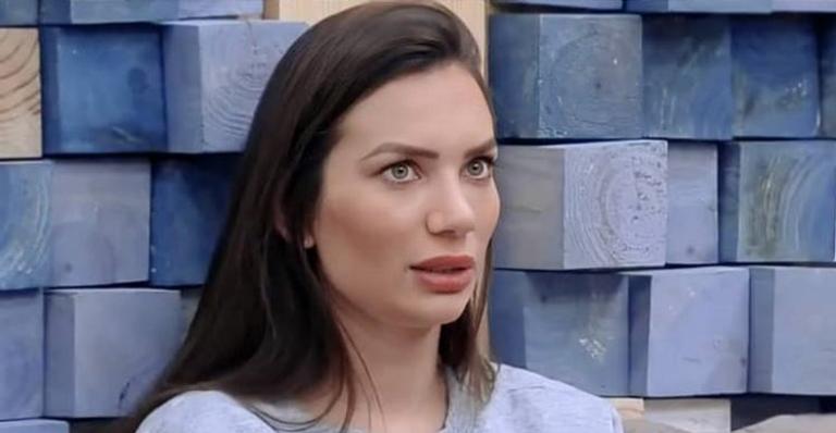 A Fazenda: Em live, Stéfani fala da relação com Lidi: ”Nunca prometi lealdade a ela”
