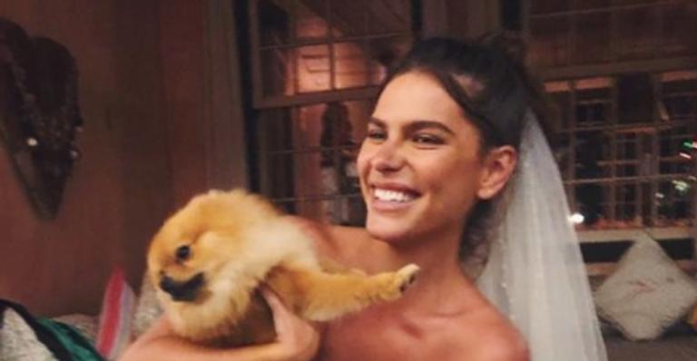 Mariana Goldfarb posa de noiva e relembra casamento com Cauã Reymond