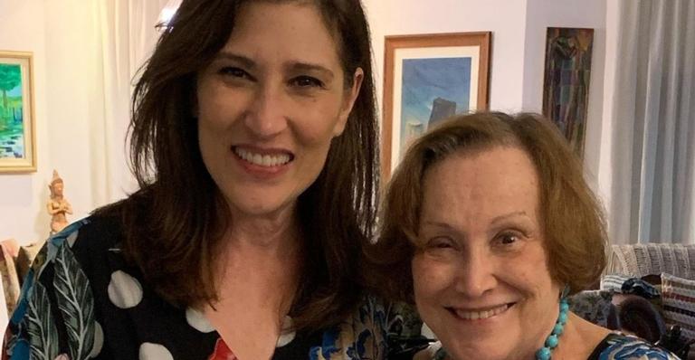 Beth Goulart fala sobre estado de saúde da mãe, internada com Covid-19: ”Quadro delicado”