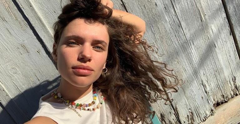 Bruna Linzmeyer se derrete ao posar coladinha a seu cãozinho: ”Fofura tem que ter limite”