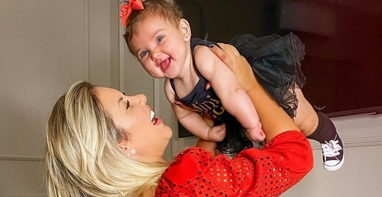 Natália Toscano, esposa de Zé Neto, explode o fofurômetro com clique da filha