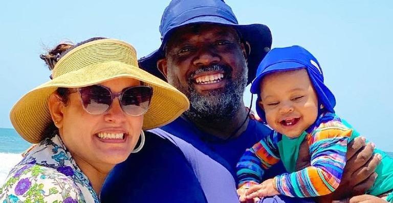Após se curar da Covid-19, Péricles publica lindo clique com a família e agradece
