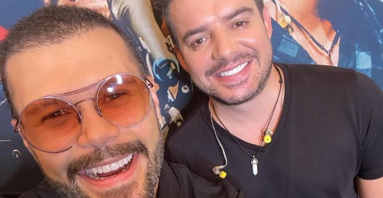 Após morte na família, Marcos agradece apoio de Belutti durante show: ”Segurou a barra”