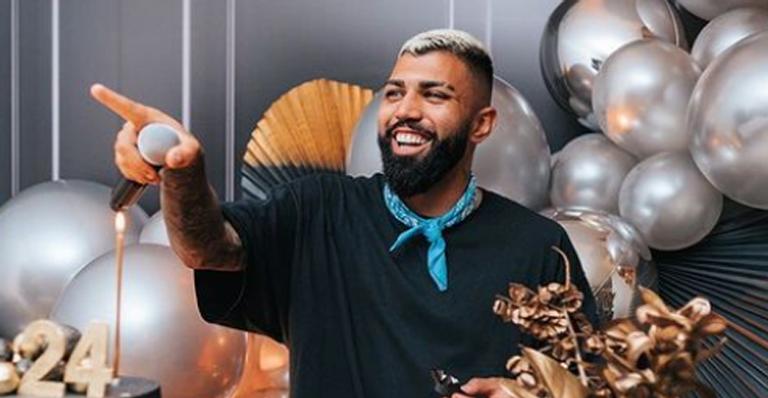 Gabigol vive romance e abandona festas com mulheres, diz colunista; assessoria nega
