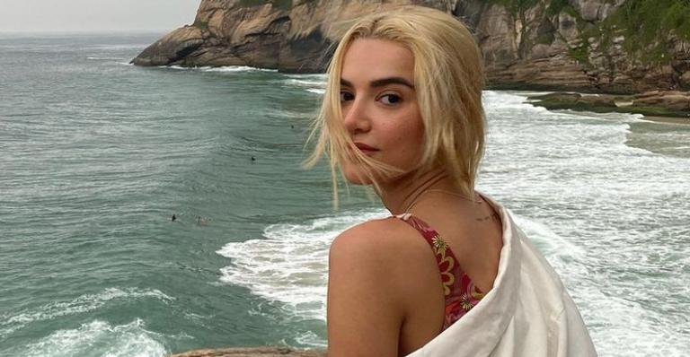 Manu Gavassi surge deslumbrante ao posar de biquíni e ganha elogios de fãs: ”Você é tão linda!”