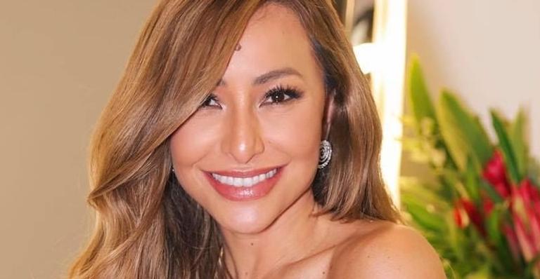 Sabrina Sato posa belíssima com biquíni fininho e dá close em corpaço escultural: ”Um espetáculo!”