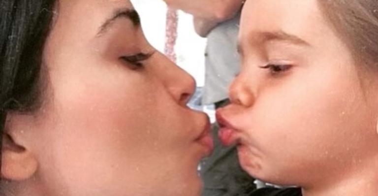 Kim Kardashian parabeniza sobrinhos com linda homenagem: ”Garotos mais legais do mundo”