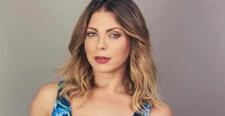 Sheila Mello esbanja corpaço em saia transparente e deixa web babando: ”Que espetáculo!”