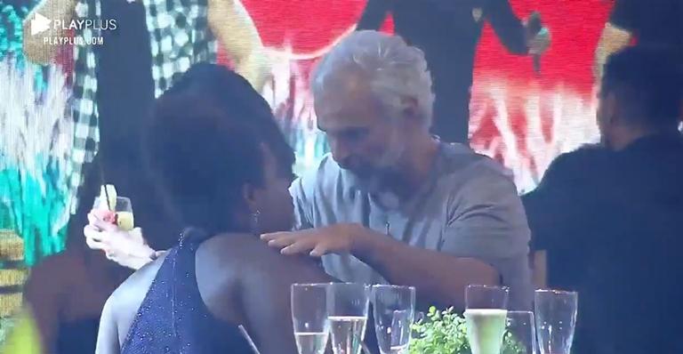 A Fazenda: Durante festa, Mateus e Jojo Todynho fazem as pazes: ”Sempre quis você na final”
