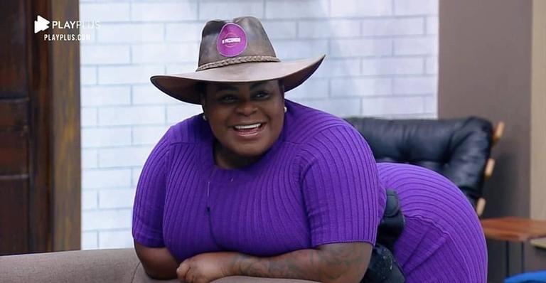 A Fazenda: Jojo revela que a roupa da final não serve mais: ”Vou chegar de biquíni”