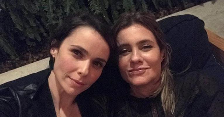 Débora Falabella agita a web ao comemorar aniversário de Adriana Esteves: ”Te amo”