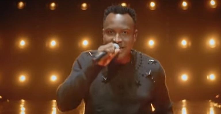 Thiaguinho lança videoclipe de nova música e celebra: ”Ficou demais”
